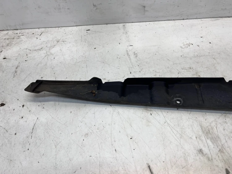 WYGŁUSZENIE BŁOTNIKA LEWE AUDI Q7 4M 4M0821111