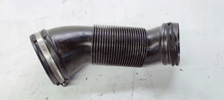 WLOT DOLOT RURA POWIETRZA AUDI Q3 F3 5QA129684