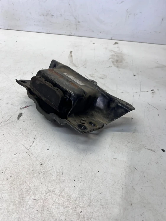 ŁAPA PODUSZKA SKRZYNI BIEGÓW AUDI A3 8V VW SEAT SKODA 5Q0199555T