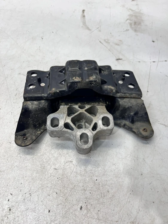 ŁAPA PODUSZKA SKRZYNI BIEGÓW AUDI A3 8V VW SEAT SKODA 5Q0199555T