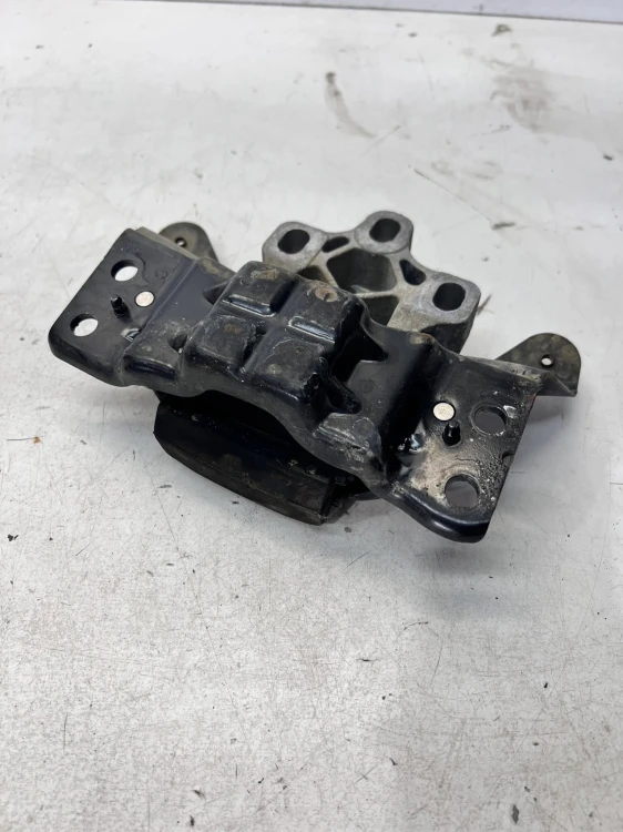 ŁAPA PODUSZKA SKRZYNI BIEGÓW AUDI A3 8V VW SEAT SKODA 5Q0199555T