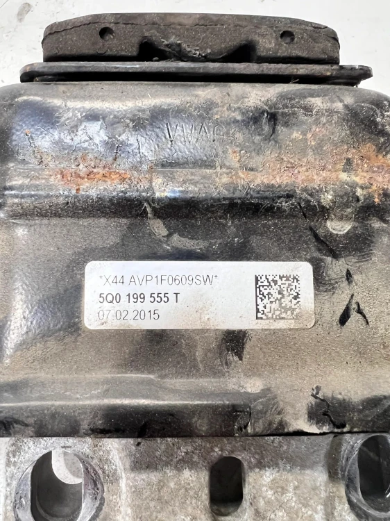 ŁAPA PODUSZKA SKRZYNI BIEGÓW AUDI A3 8V VW SEAT SKODA 5Q0199555T