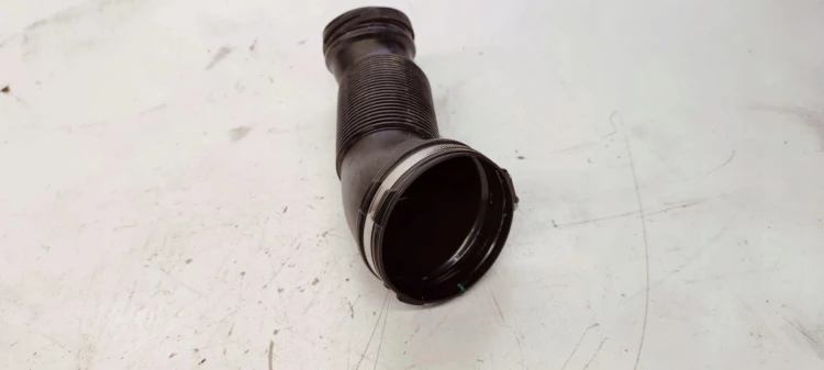 WLOT DOLOT RURA POWIETRZA AUDI Q3 F3 5QA129684