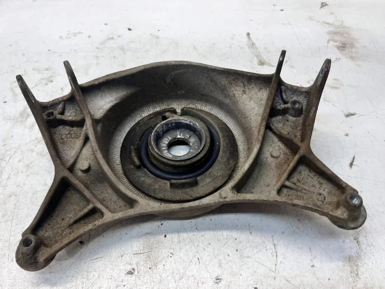 MOCOWANIE GÓRNE AMORTYZATORA AUDI Q5 8R 8R0412383A