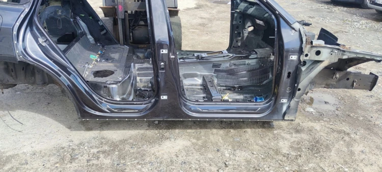 ĆWIARTKA PRÓG BOK PRAWA STRONA AUDI Q5 8R LZ7L
