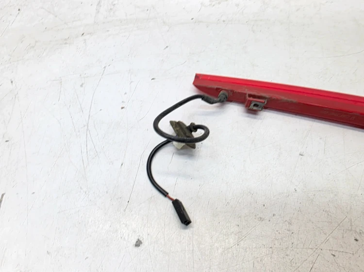 ŚWIATŁO STOP STOPU AUDI A3 8V S-LINE 8V0945097B