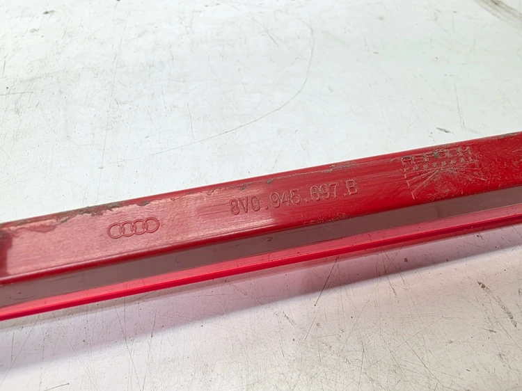 ŚWIATŁO STOP STOPU AUDI A3 8V S-LINE 8V0945097B