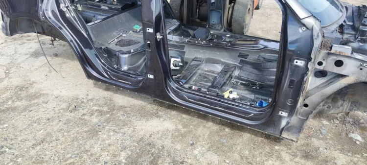 ĆWIARTKA PRÓG BOK PRAWA STRONA AUDI Q5 8R LZ7L