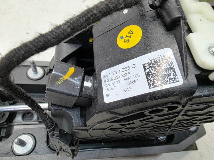 WYBIERAK LEWAREK ZMIANY BIEGÓW AUTOMAT AUDI A3 8V 8V1713023G EUROPA