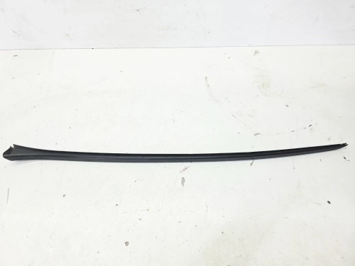LISTWA ZGARNIAJĄCA SZYBY CZOŁOWEJ LEWA AUDI Q7 4M 4M0854327B