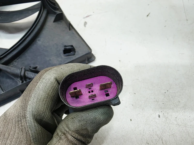WENTYLATOR + OBUDOWA AUDI A3 VOLKSWAGEN SEAT SKODA 5Q0959455AL 5Q0121205AL