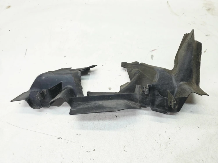 KIEROWNICA POWIETRZA PRAWA AUDI A3 8V 8V0121284A
