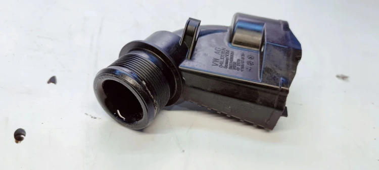 RURA TURBO INTERCOOLERA AUDI A4 B9 A5 2.0 TDI 04L131111N