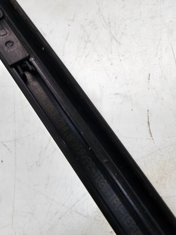 LISTWA KAROSERYJNA MAT PRAWA AUDI A3 8V SPORTBACK 8V4853704B