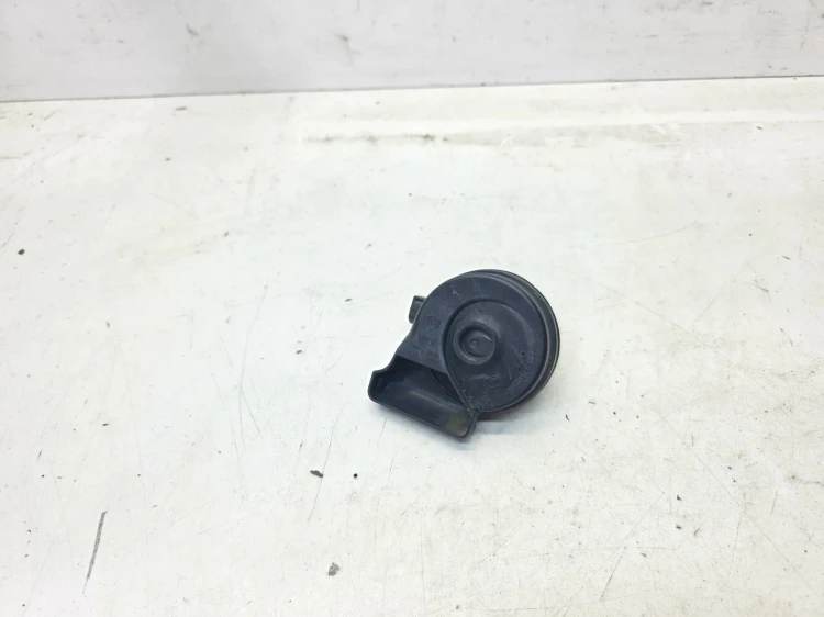 KLAKSON SYGNAŁ HIGH PRAWY AUDI A3 8V 5Q0951223A *2*
