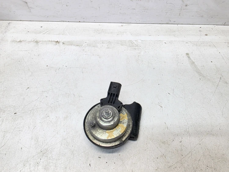 KLAKSON SYGNAŁ HIGH PRAWY AUDI A3 8V 5Q0951223A *2*