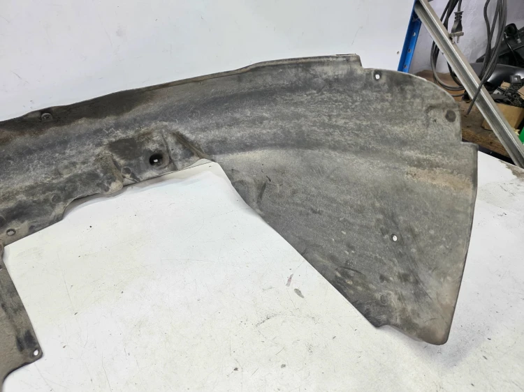 NADKOLE MATERIAŁOWE LEWY PRZÓD AUDI A4 B7 8E0821171E