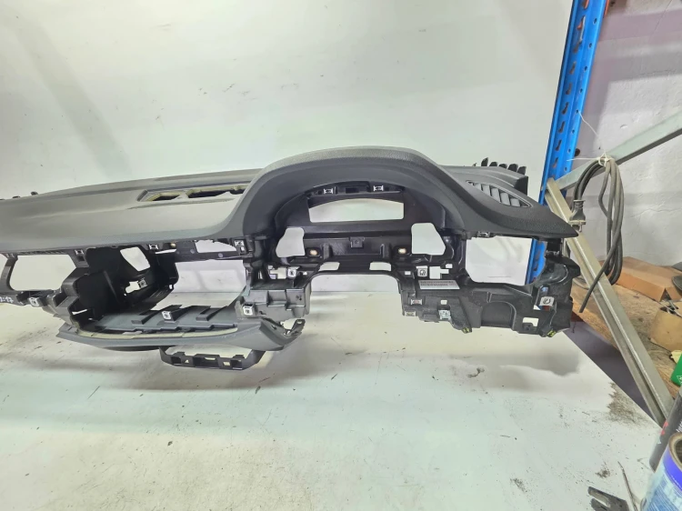 DESKA KONSOLA KOKPIT HEAD UP AUDI Q7 4M 4M2857001J ANGIELSKA