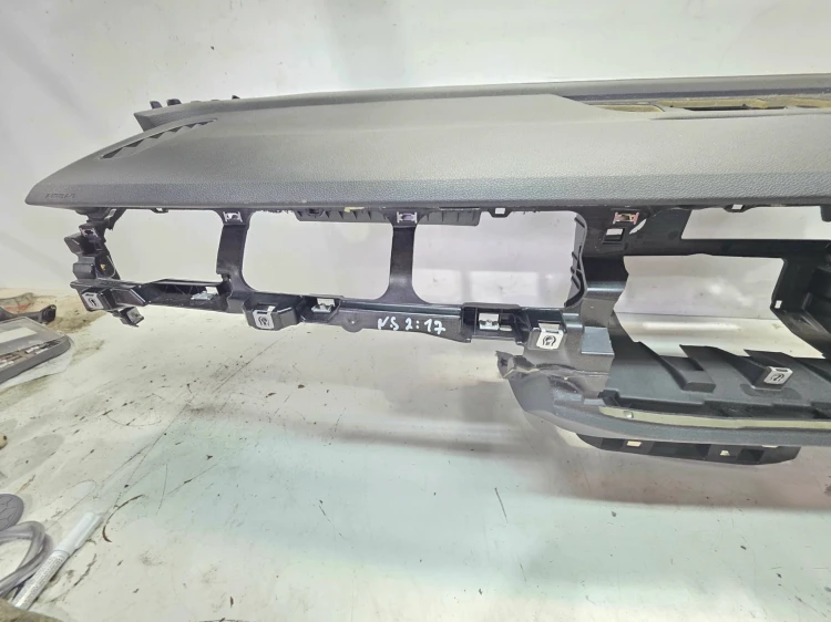 DESKA KONSOLA KOKPIT HEAD UP AUDI Q7 4M 4M2857001J ANGIELSKA