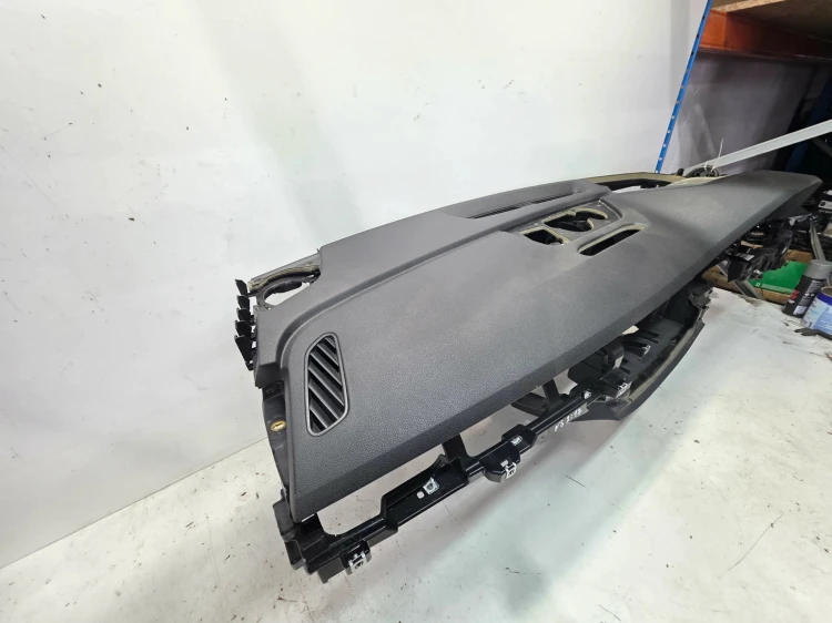 DESKA KONSOLA KOKPIT HEAD UP AUDI Q7 4M 4M2857001J ANGIELSKA