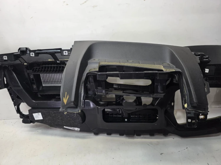 DESKA KONSOLA KOKPIT HEAD UP AUDI Q7 4M 4M2857001J ANGIELSKA