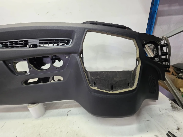 DESKA KONSOLA KOKPIT HEAD UP AUDI Q7 4M 4M2857001J ANGIELSKA