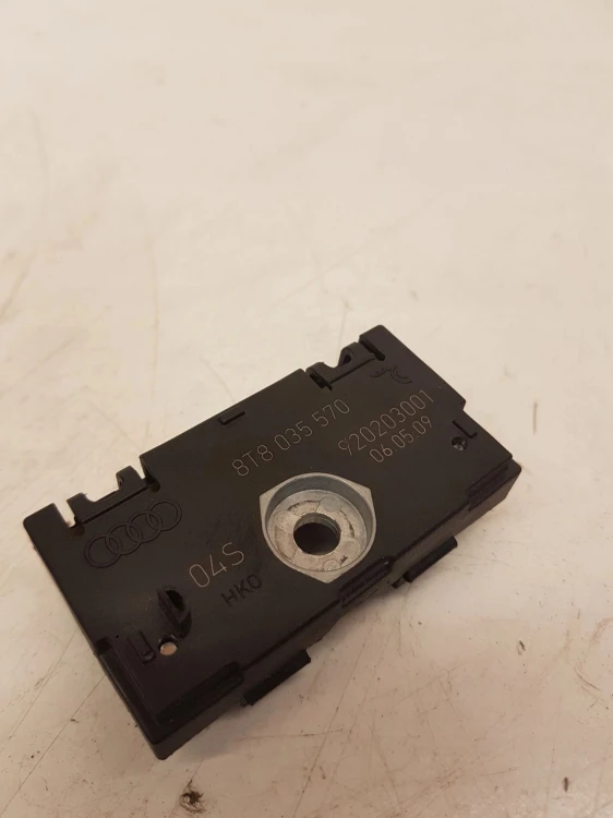 FILTR PRZECIWZAKŁÓCENIOWY AUDI A5 LIFT 8T8035570