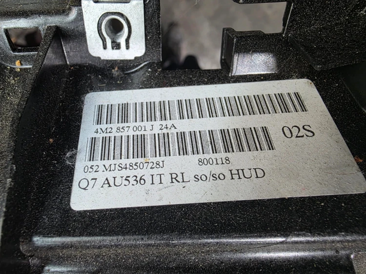 DESKA KONSOLA KOKPIT HEAD UP AUDI Q7 4M 4M2857001J ANGIELSKA