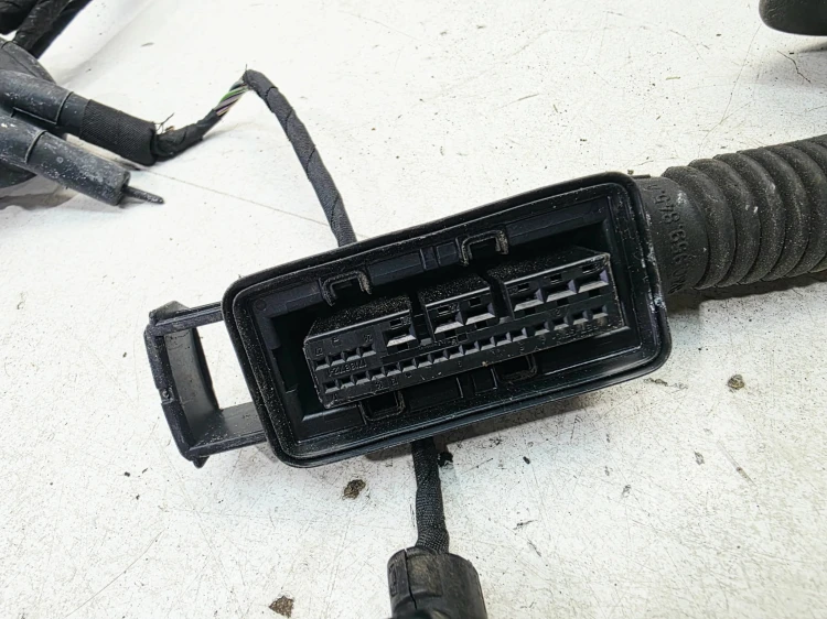 WIĄZKA INSTALACJA DRZWI PRAWY TYŁ AUDI A5 8T SPORTBACK 8T8971688J