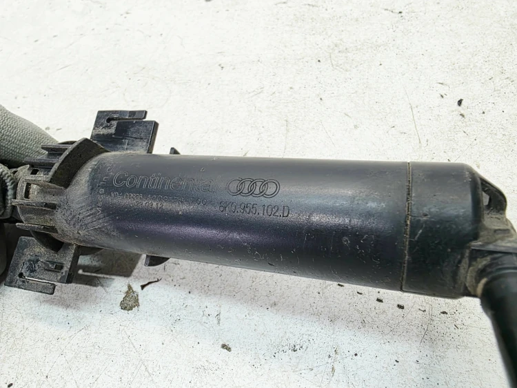 SPRYSKIWACZ REFLEKTORA PRAWY AUDI A4 B8 LIFT 8K0955102D