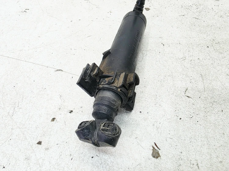 SPRYSKIWACZ REFLEKTORA LEWY AUDI A4 B8 LIFT 8K0955101D