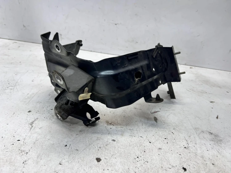 WSPORNIK MOCOWANIE BŁOTNIKA LEWY PRZÓD AUDI Q7 4M 4M0821137B