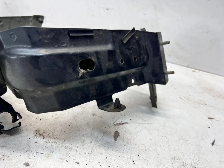 WSPORNIK MOCOWANIE BŁOTNIKA LEWY PRZÓD AUDI Q7 4M 4M0821137B