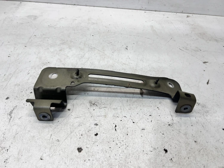 WSPORNIK MOCOWANIE BŁOTNIKA LEWY PRZÓD AUDI Q7 4M 4M0821431