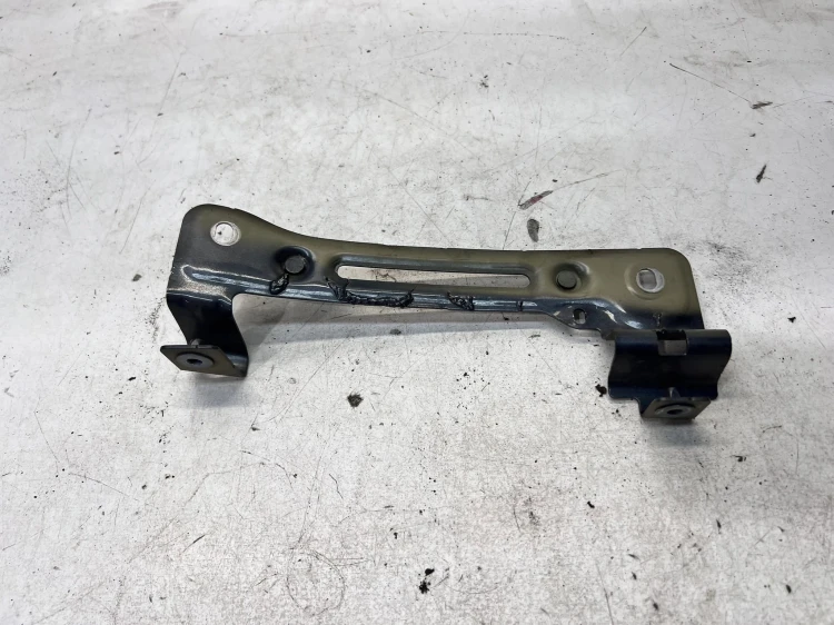 WSPORNIK MOCOWANIE BŁOTNIKA LEWY PRZÓD AUDI Q7 4M 4M0821431