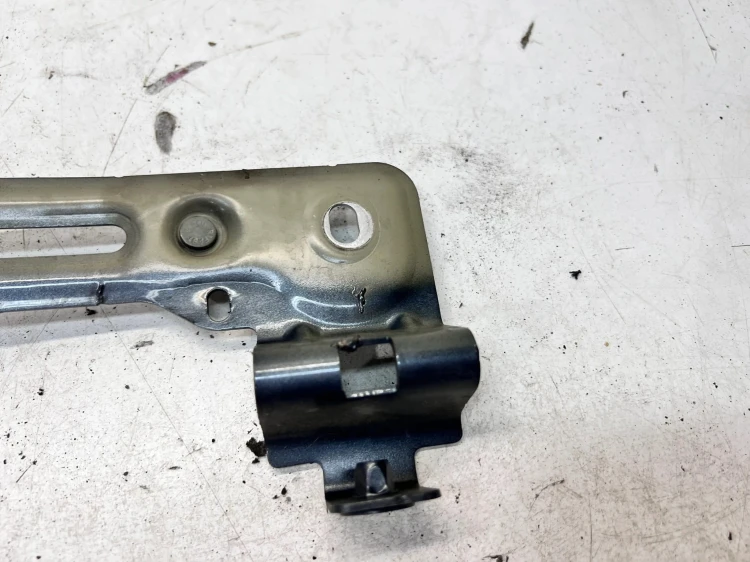 WSPORNIK MOCOWANIE BŁOTNIKA LEWY PRZÓD AUDI Q7 4M 4M0821431