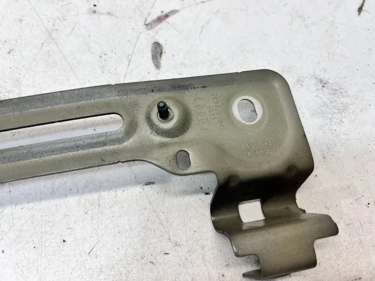 WSPORNIK MOCOWANIE BŁOTNIKA PRAWY PRZÓD AUDI Q7 4M 4M0821432