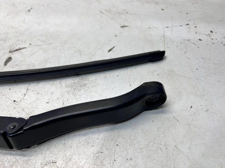 RAMIĘ WYCIERACZKI PRAWE AUDI Q7 4M 4M2955408