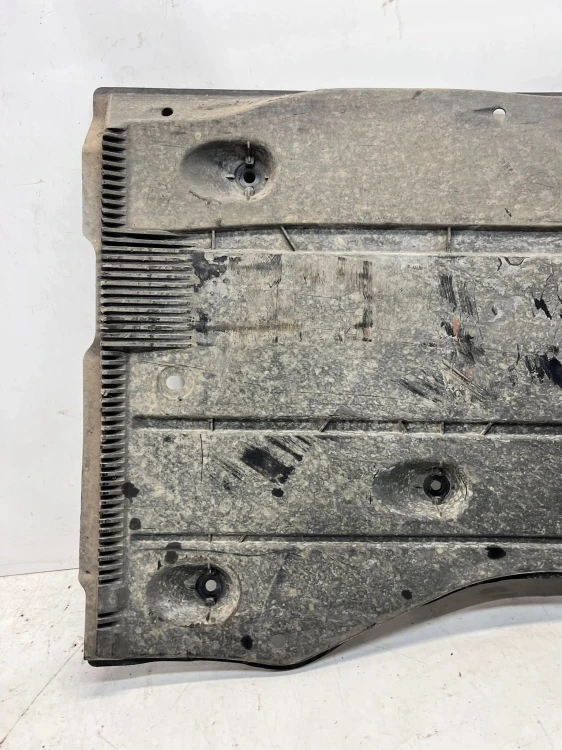 OSŁONA PŁYTA PODWOZIA PRAWA AUDI A3 8V 5Q0825202L 97/26