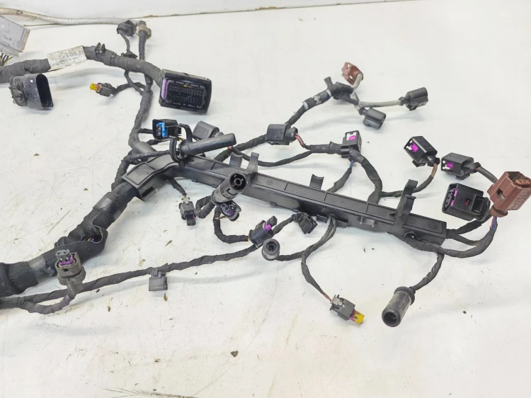 WIĄZKA SILNIKA AUDI A3 8V VOLKSWAGEN SEAT SKODA 2.0 TDI 04L972627AE