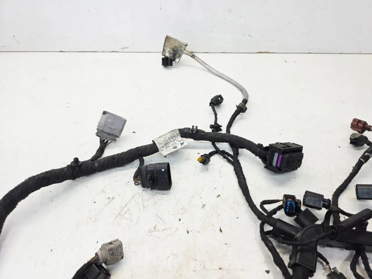 WIĄZKA SILNIKA AUDI A3 8V VOLKSWAGEN SEAT SKODA 2.0 TDI 04L972627AE
