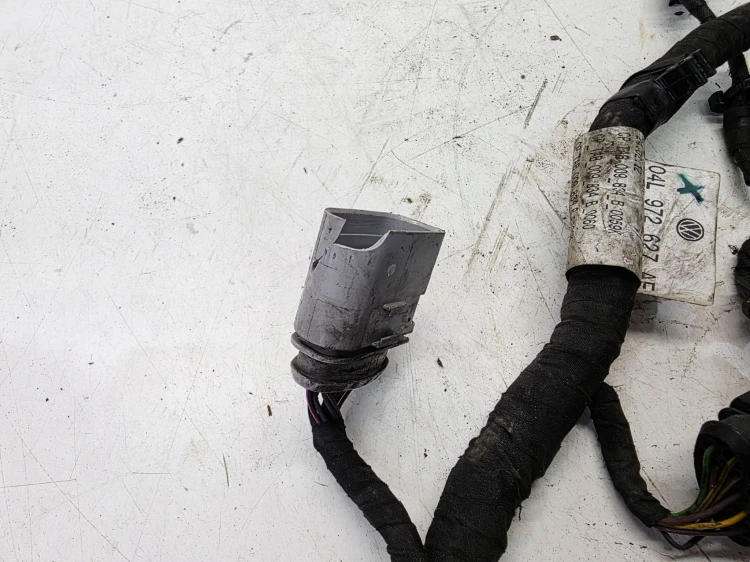 WIĄZKA SILNIKA AUDI A3 8V VOLKSWAGEN SEAT SKODA 2.0 TDI 04L972627AE
