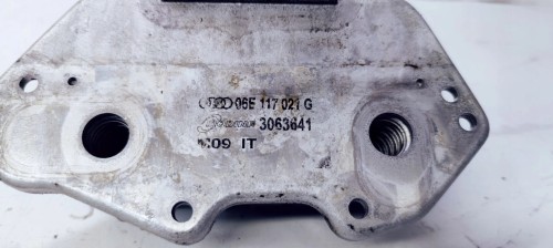 CHŁODNICA OLEJU AUDI A4 B7 A6 C6 06E117021G