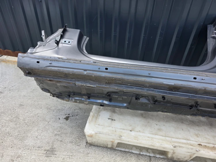 ĆWIARTKA PRÓG LEWY AUDI A4 B9 LIFT ALLROAD ORYGINAŁ !