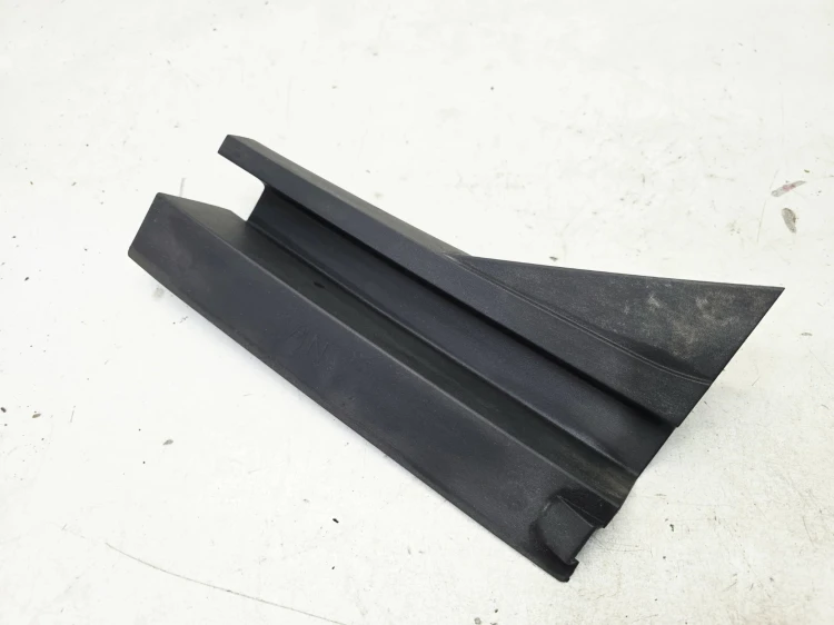 OSŁONA NAKŁADKA FARTUCHA BŁOTNIKA PRAWA AUDI Q7 4M 4M0805700A