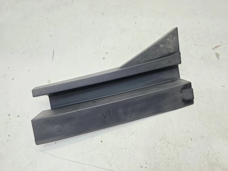 OSŁONA NAKŁADKA FARTUCHA BŁOTNIKA PRAWA AUDI Q7 4M 4M0805700A