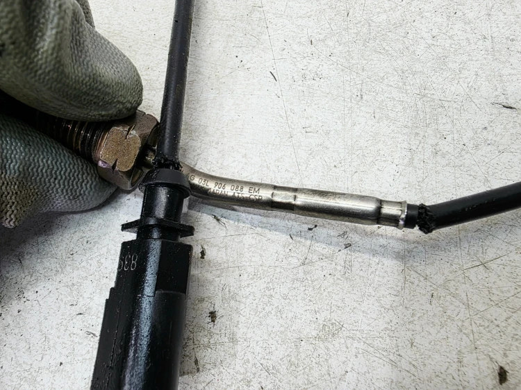 CZUJNIK TEMPERATURY SPALIN AUDI VOLKSWAGEN SEAT SKODA 03L906088EM
