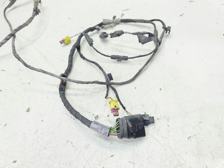 WIĄZKA CZUJNIKÓW PARKOWANIA PRZÓD AUDI A3 8V 8V0971085E