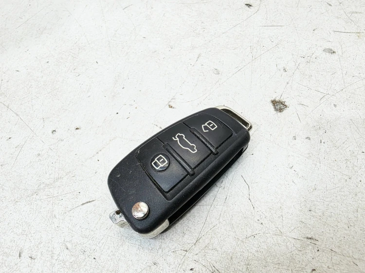 KLUCZYK PILOT SCYZORYK AUDI A3 8V 8V0837220 434Mhz 3/26