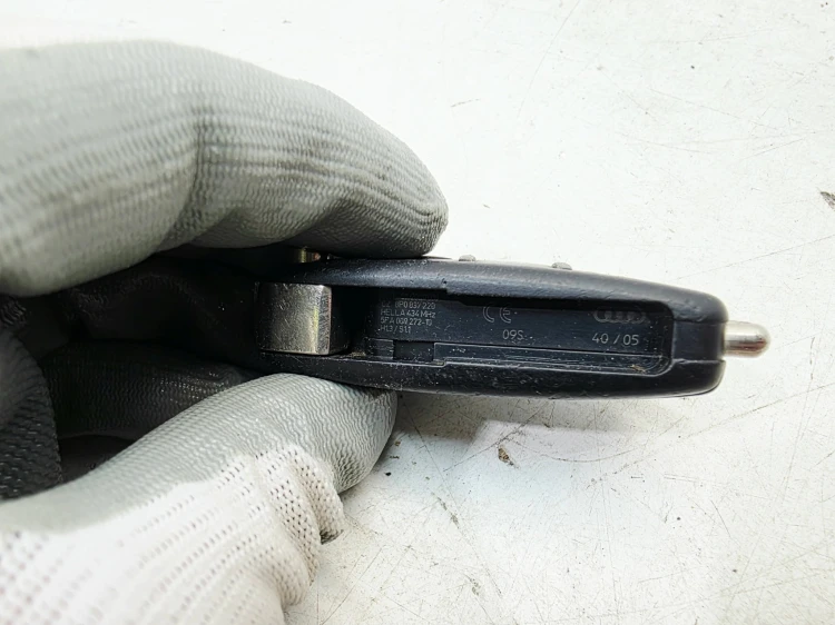 KLUCZYK PILOT SCYZORYK AUDI A3 8P 8P0837220 15/26 434Mhz